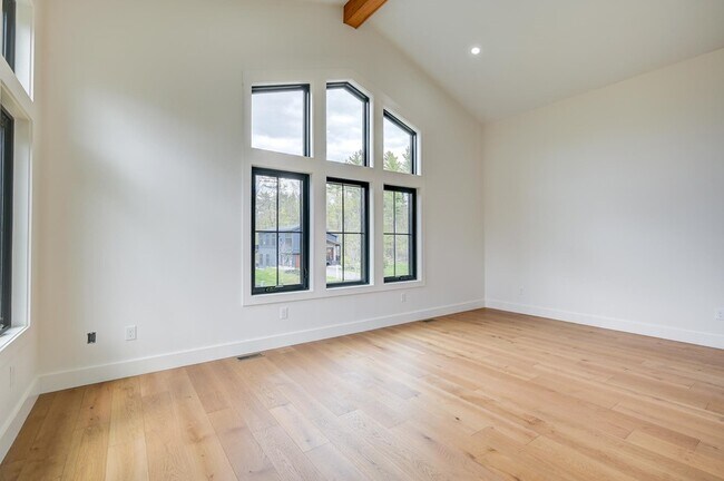 Building Photo - 19 Hidden Glade Dr