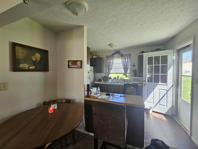 Building Photo - 2 Bedroom 1.5 Bath Duplex Kent Ohio 44240