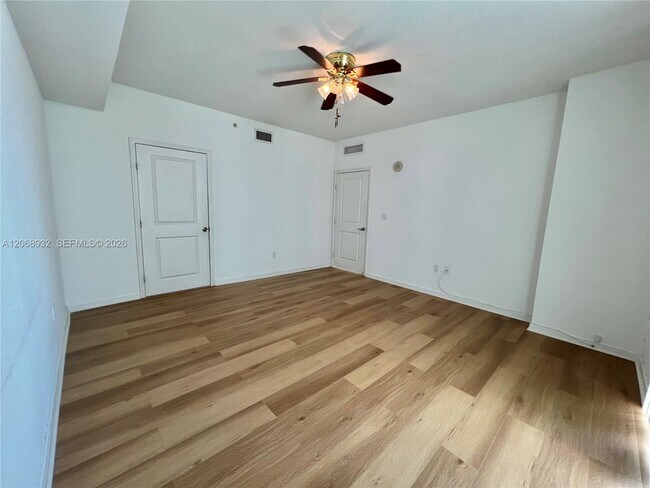 Building Photo - 7900 Harbor Island Dr