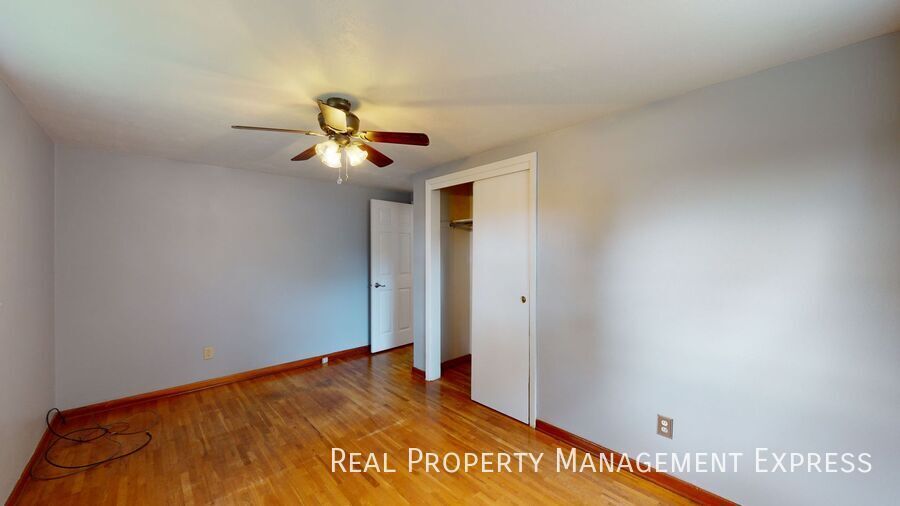 Building Photo - Cozy 3 Bedroom 1 Bathroom in Western Sioux...