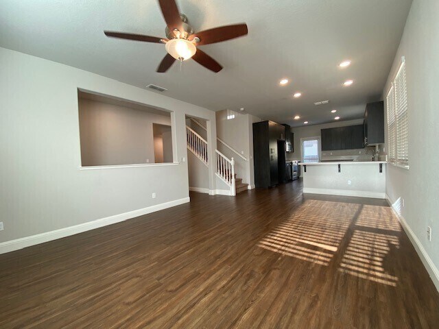 Building Photo - Modern 4bd/3ba 1930 sq. ft. home in Rancho Cordova!