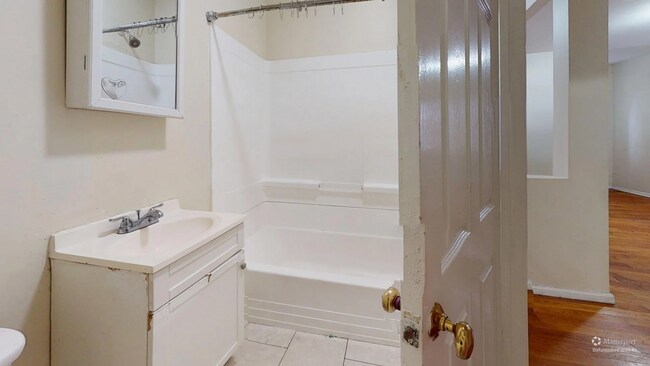 Building Photo - 15-17 Langdon St. Unit 15-1