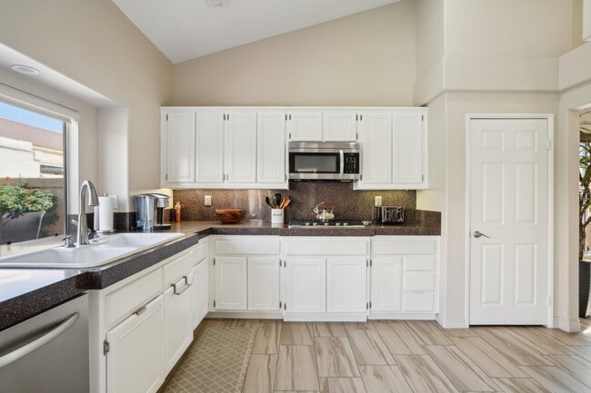 Building Photo - 45450 Desert Fox Dr