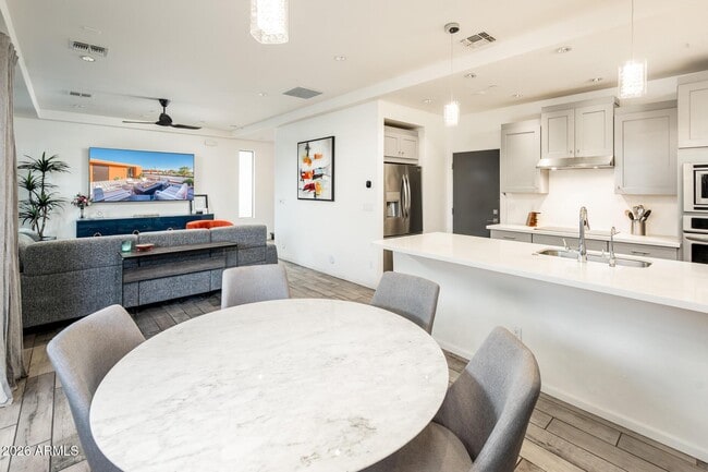 Building Photo - 4416 N 27th Way