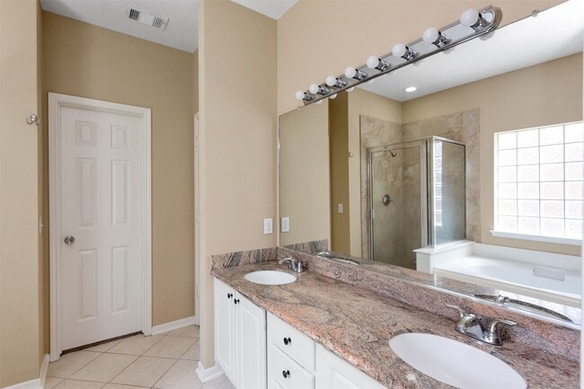 Building Photo - 9818 Mossy Tree Ln