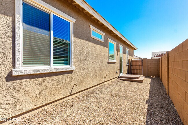 Building Photo - 2968 E Lucky Horseshoe Ln