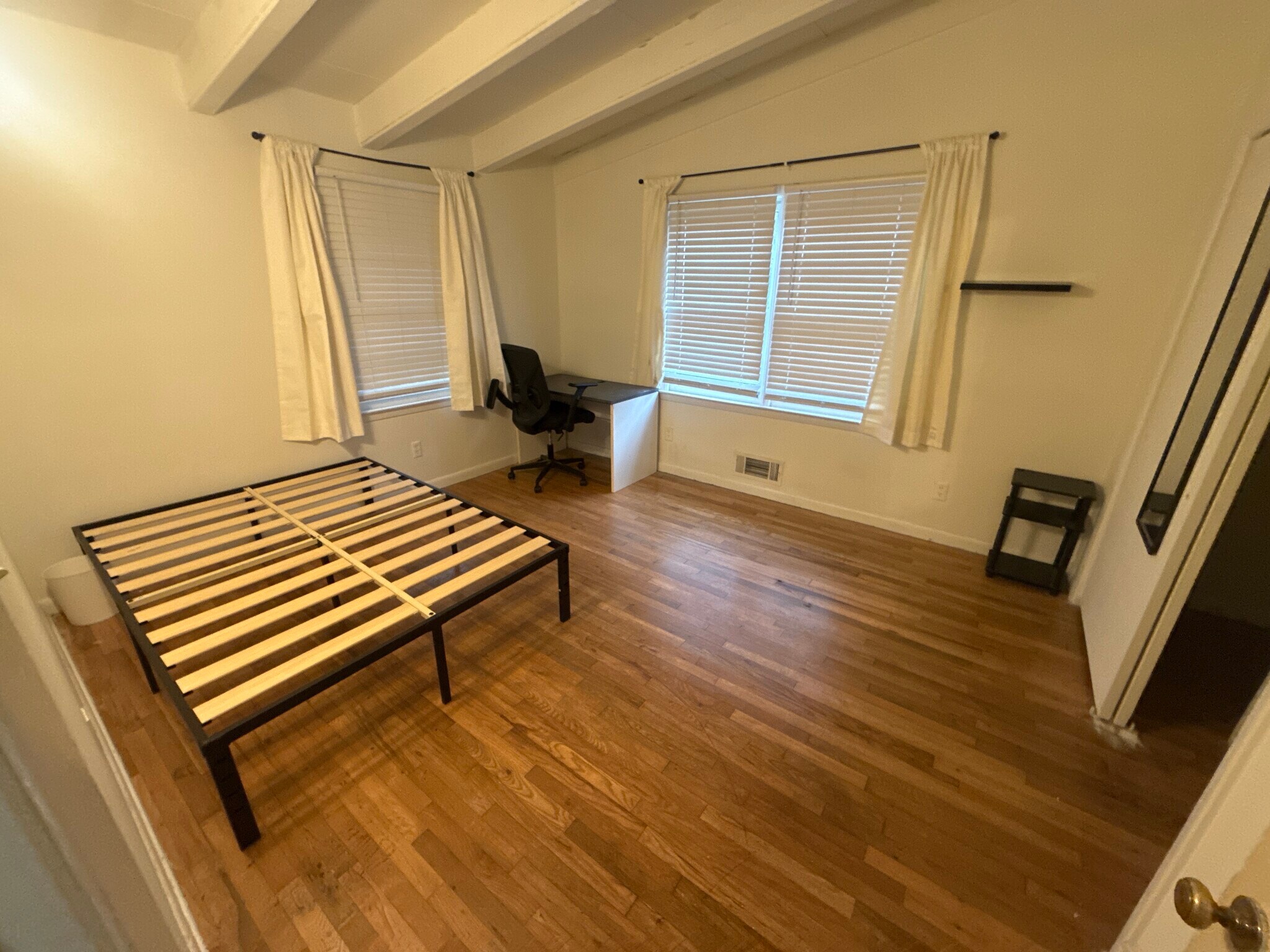 Building Photo - 1009 Hampton St NW