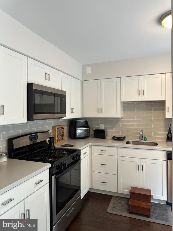 Building Photo - 10603 Brice Ct