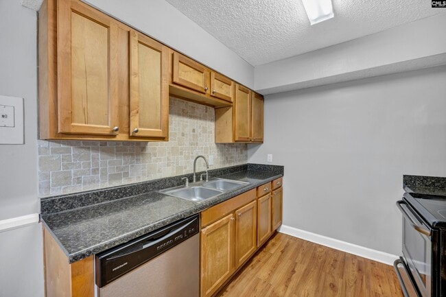 Building Photo - 6530 Davidson Rd