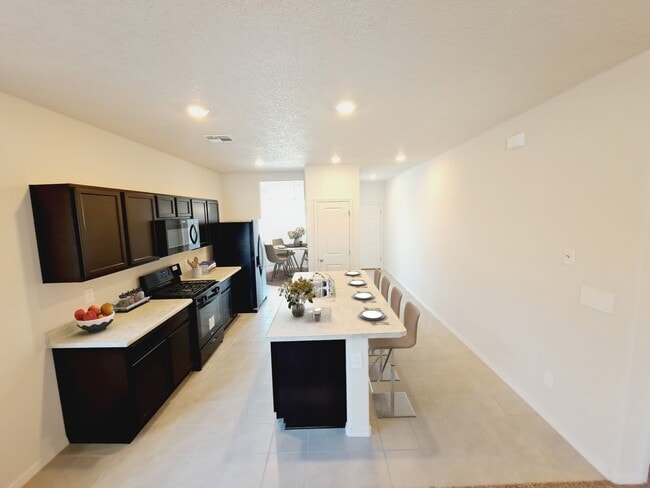 Building Photo - 3 bed 2 bath home in Huning Ranch!