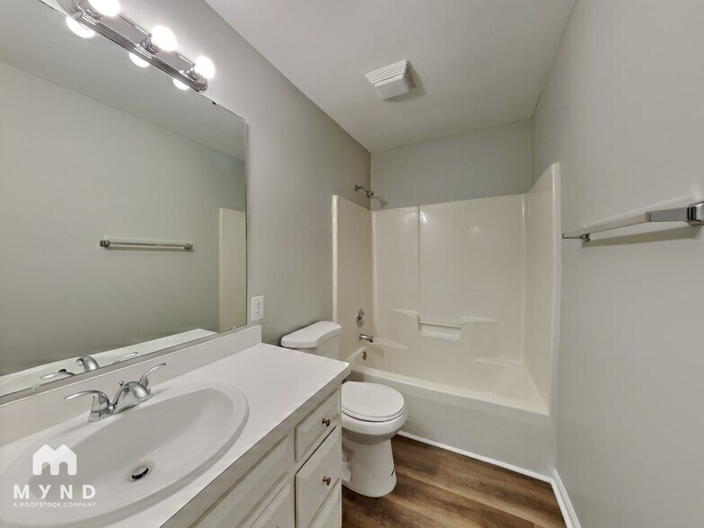 Building Photo - 523 Rockvale Ct