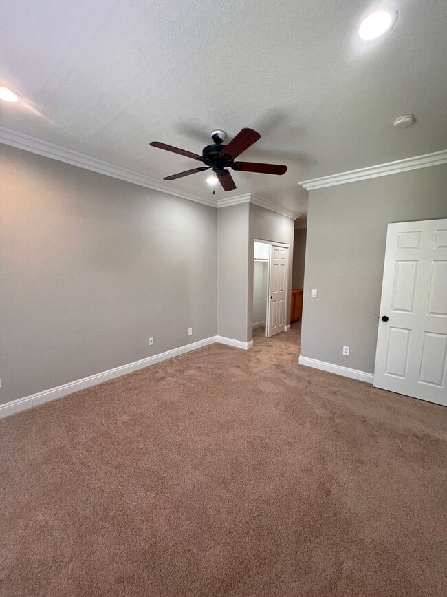 Building Photo - Gated / Mountain Views / $500 Off First Month
