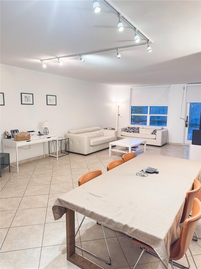 Building Photo - 10185 Collins Ave