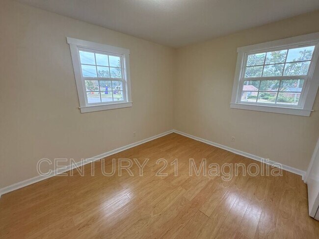 Building Photo - 500 Merrymont Dr