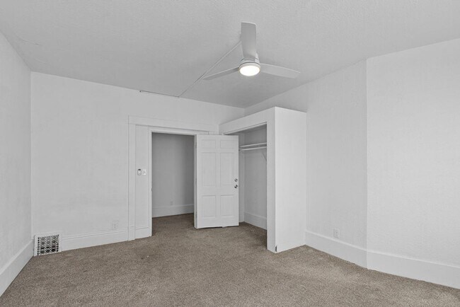 Building Photo - 1615 11th Ave