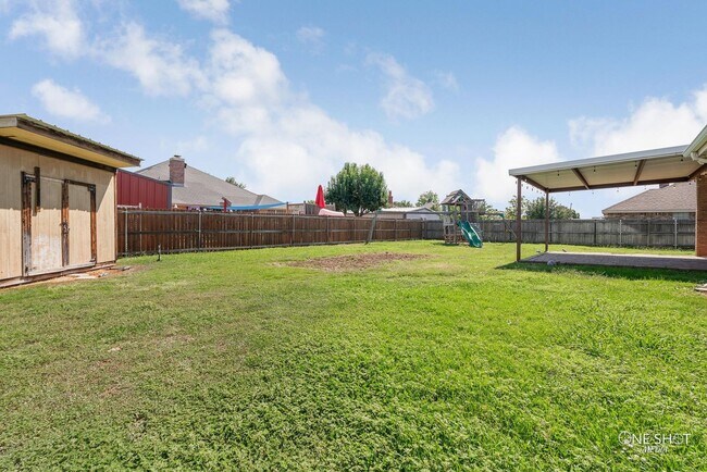 Building Photo - 7017 Springwater Ave