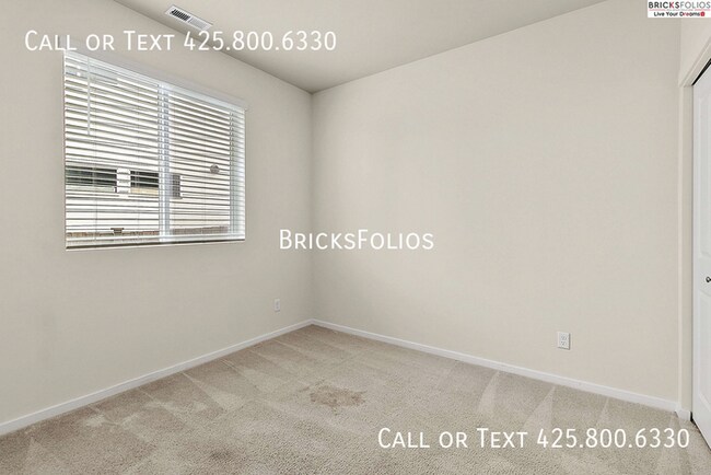 Building Photo - Your Dream Home Awaits in Puyallup – Bonus Offer Included!