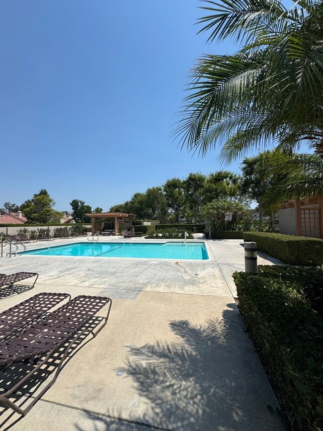 Building Photo - 3 Bed, 3 Bath Two-Story Condo - 9 Georgetown.