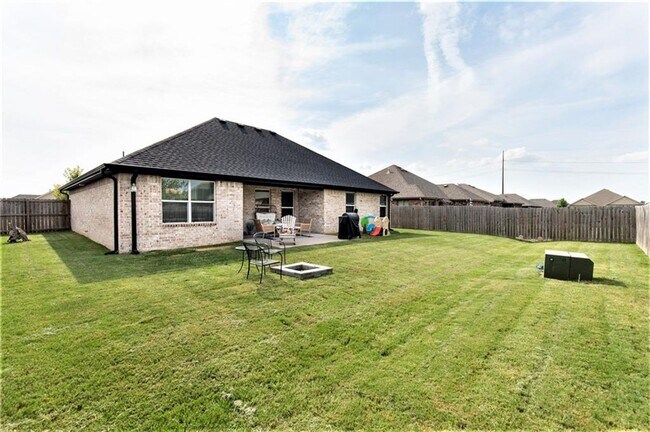 Building Photo - Stylish 3-Bedroom, 2-Bathroom Home for Rent!
