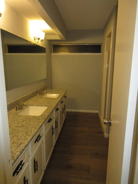 Building Photo - 15703 Spring Forest Dr