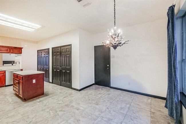 Building Photo - 18422 Cobblestone Dr