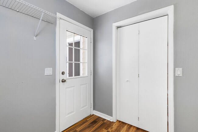Building Photo - Charming Renovated 4BR/3BA Single Family Home