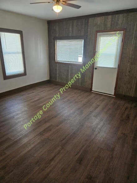 Building Photo - 409 Cedar St