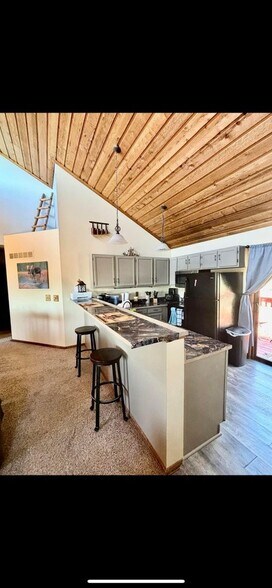 Building Photo - 100 Red Rock Ct