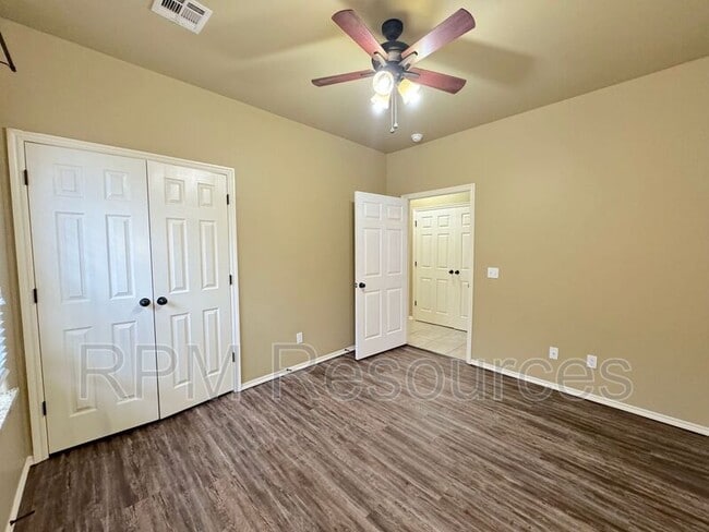 Building Photo - 175 Bison Ct Way