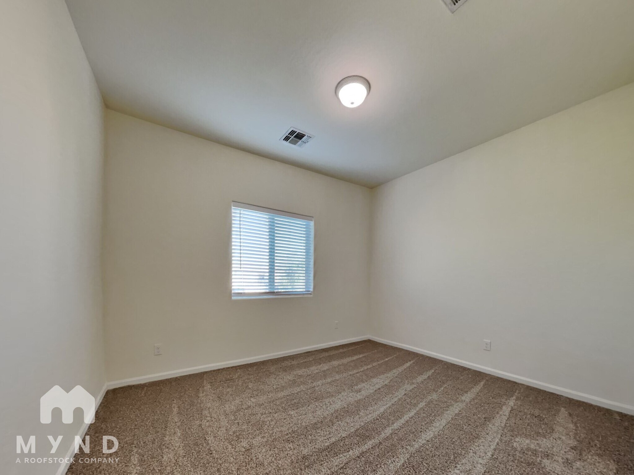 Building Photo - 1742 W Pollack St