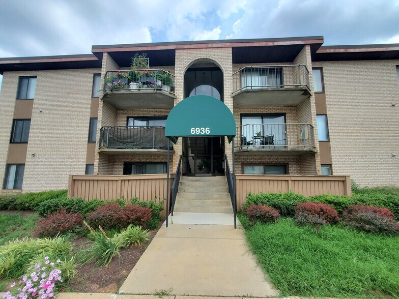 Building Photo - 6936 Hanover Pky