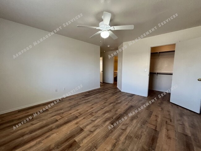 Building Photo - 2046 S 171st Dr