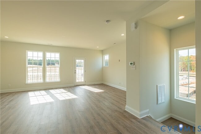 Building Photo - 15225 Dunton Ave
