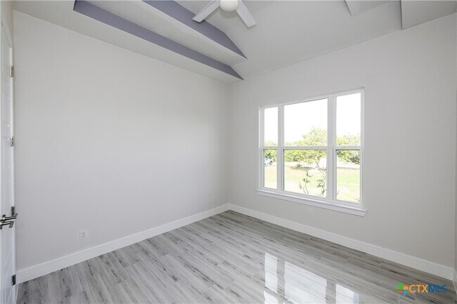 Building Photo - 114 High Point Cir