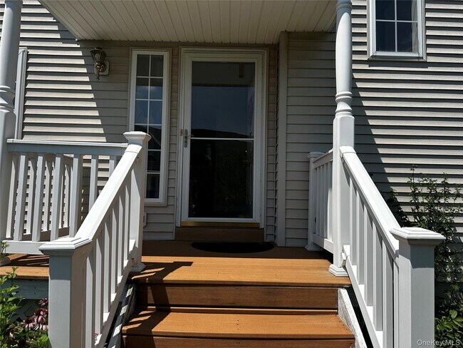 Building Photo - 2402 Rockledge Ct