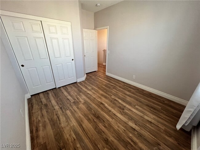 Building Photo - 1219 Willow Village Ave