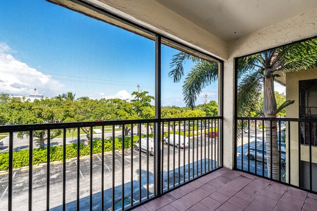 Building Photo - 251 S Cypress Rd