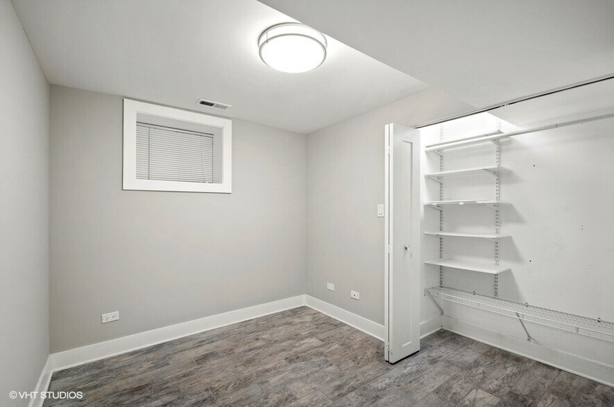 3rd bedroom-walk in closet - 1422 Chestnut W St