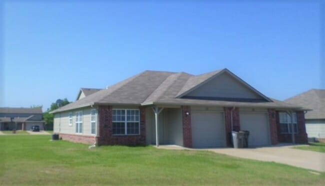 Primary Photo - 2993-2995 CD