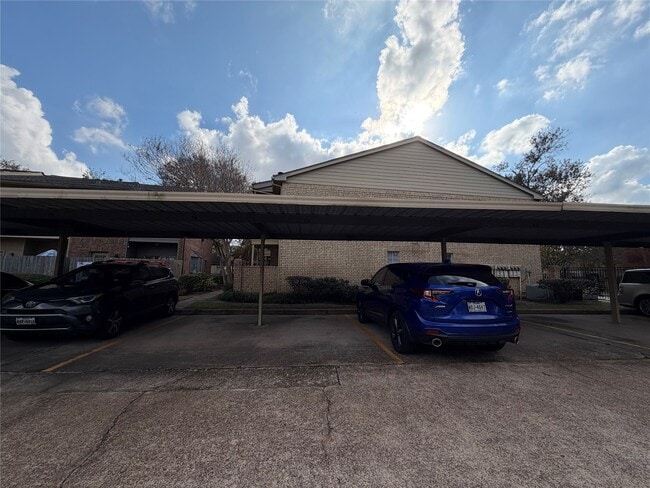 Building Photo - 1515 Sandy Springs Rd