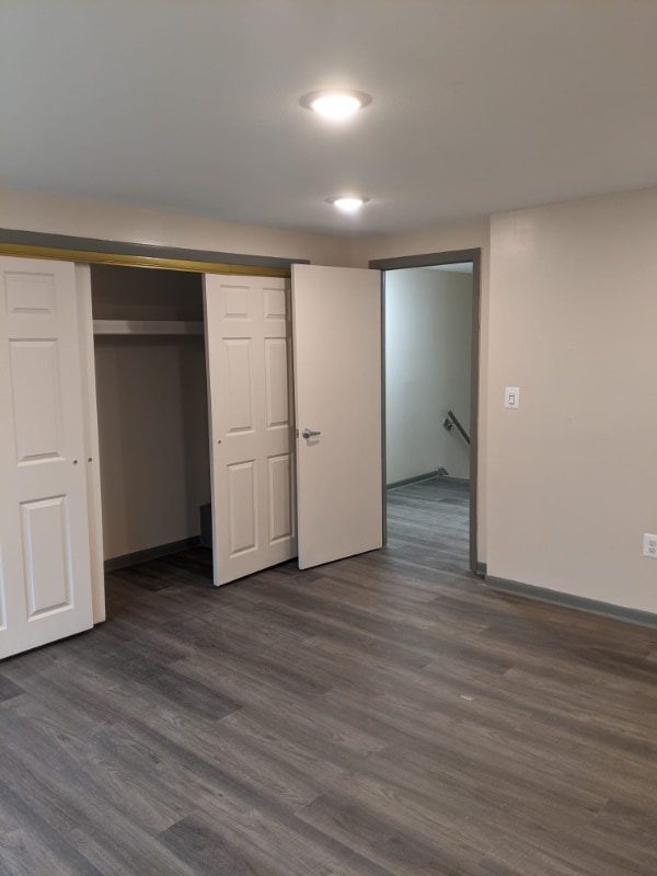 Building Photo - 4 Wedgewood Dr