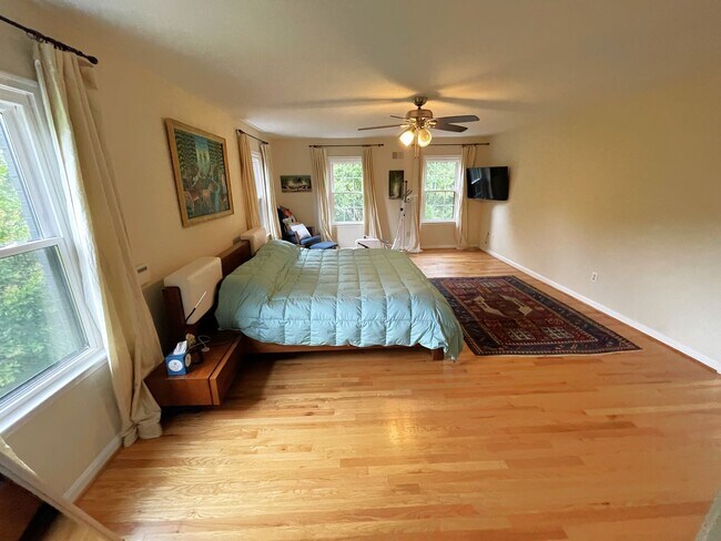 Building Photo - 13209 Lantern Hollow Dr