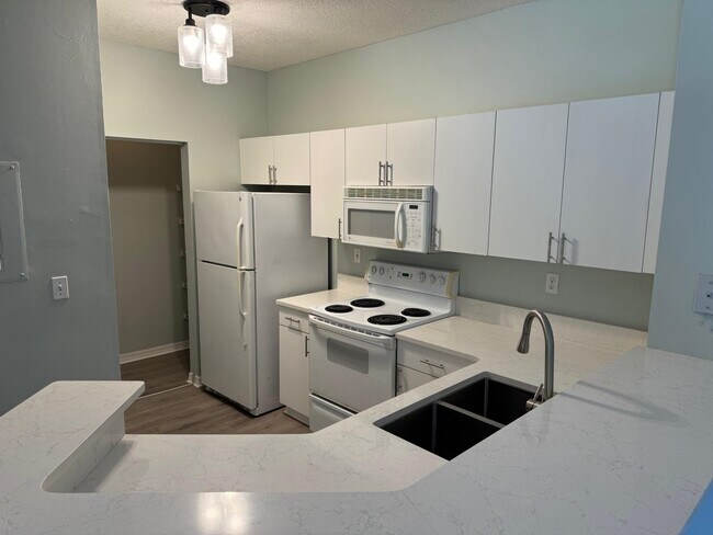 Building Photo - 510 Florida Club Blvd