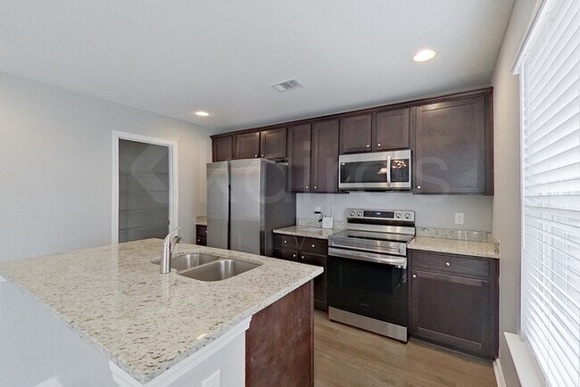 Building Photo - 108 Ebenezer Blf Wy