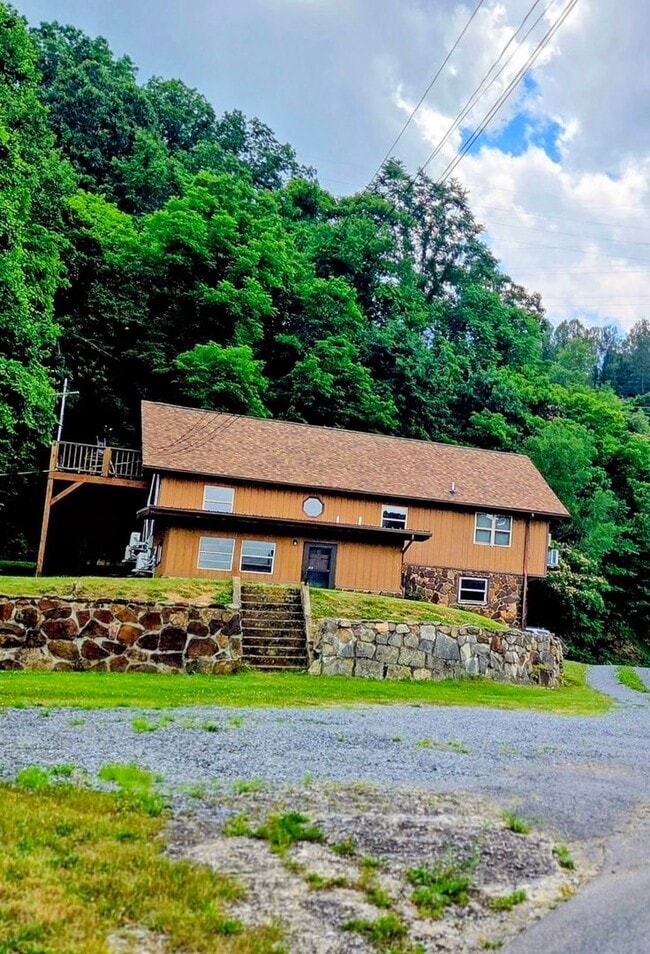 Building Photo - 171 Gilmer St