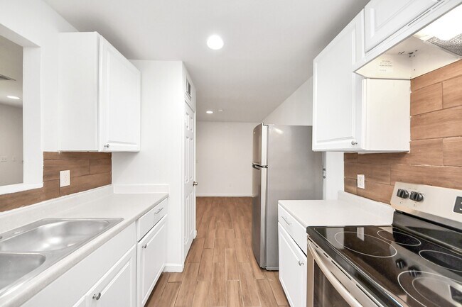 Building Photo - 12068 Beechnut St