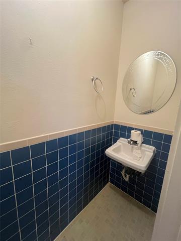 Building Photo - 5242 Richard Ave