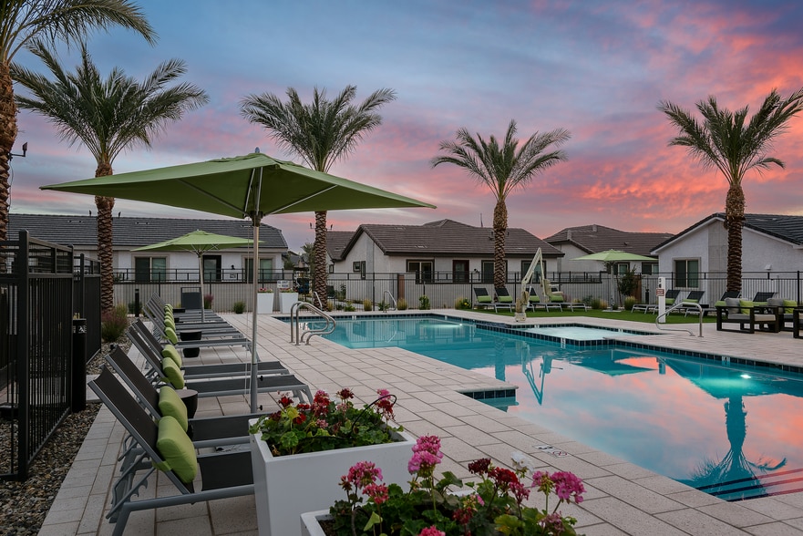 Building Photo - Village at Camelback Park