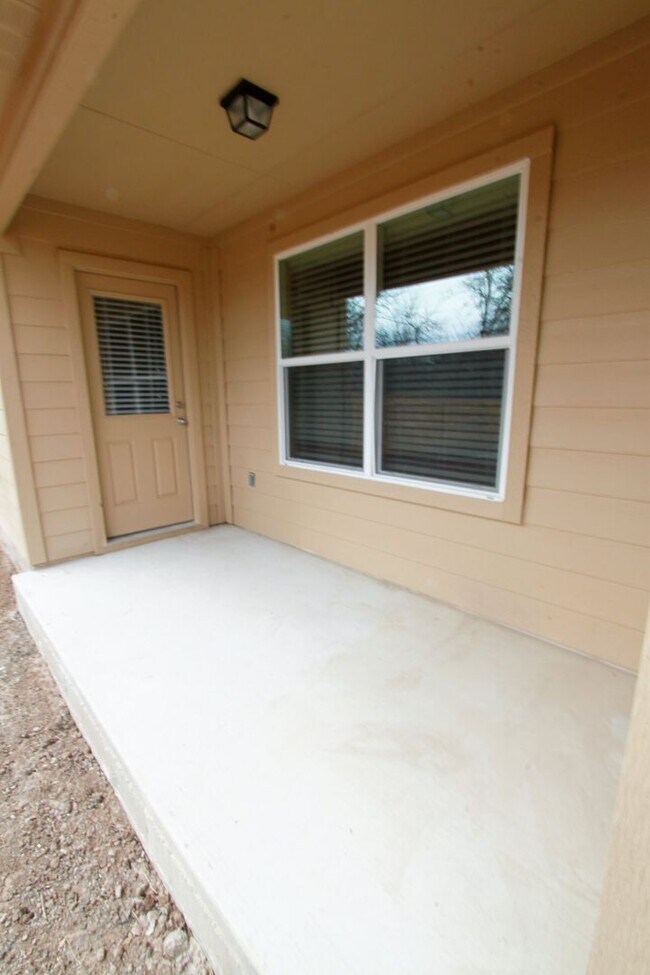 Building Photo - Charming 3-bedroom, 2-bath home in Briarcreek
