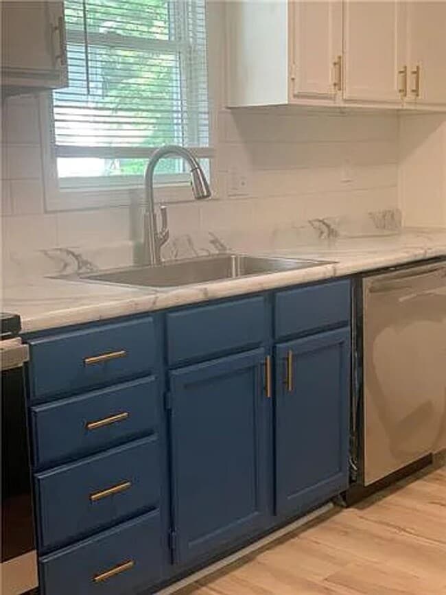 Building Photo - Adorable ranch for rent
